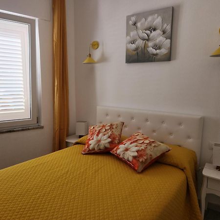 Affittacamere Le Rondini Domus De Maria Exterior foto